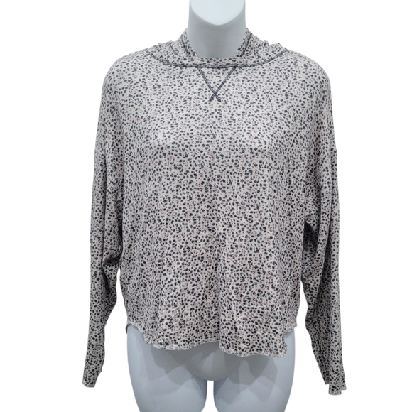 URBAN Romantics Tops - 2/$20 Urban Romantics Grey & Pink Hoodie Top Blouse Size: M